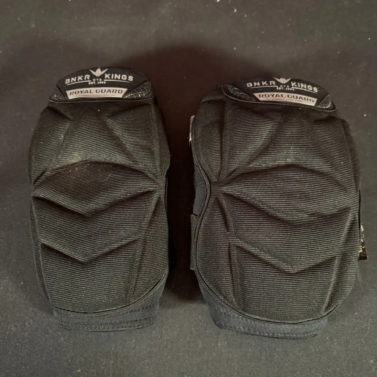 Used Bunker Kings Supreme Knee Pads - Large 1