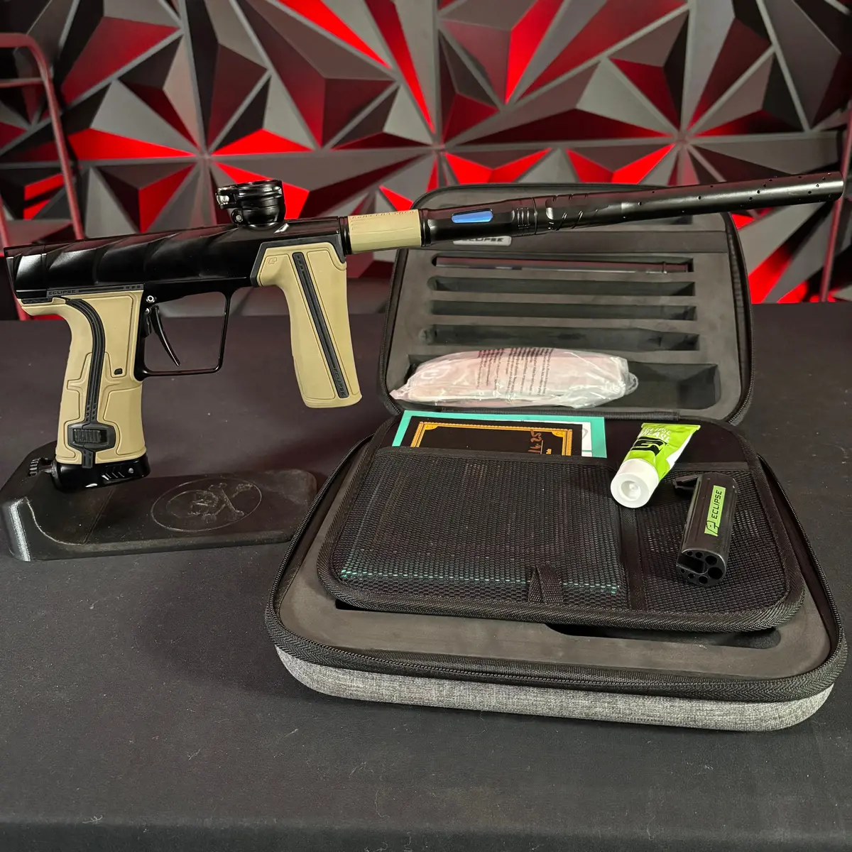 Used Planet Eclipse Project Scales Geo R5 Paintball Gun - Black W/ Fde Grips 1