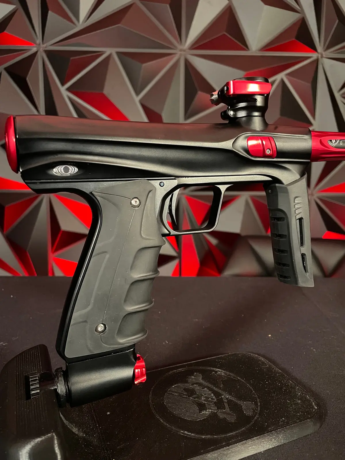 Used Shocker Cvo Paintball Gun - Dust Black/Polished Red 1