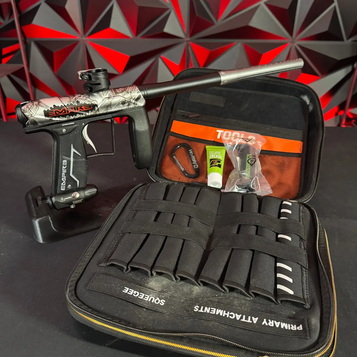 Used Empire Axe Pro Paintball Gun - Le Empire Skulls 1