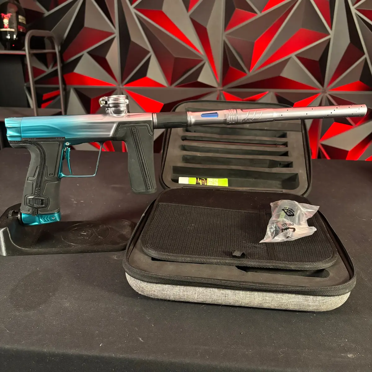 Used Planet Eclipse Geo R5 Paintball Gun - Blue To Pewter Fade 1