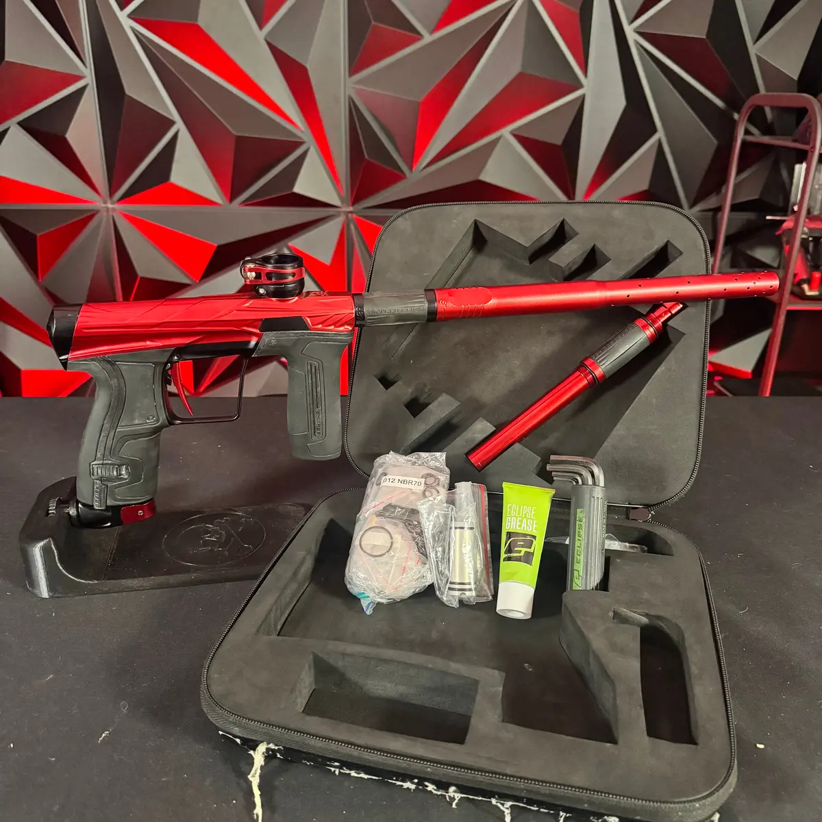 Used Planet Eclipse/Hk Army Cs2 Invader Paintball Gun - Red/Black 1