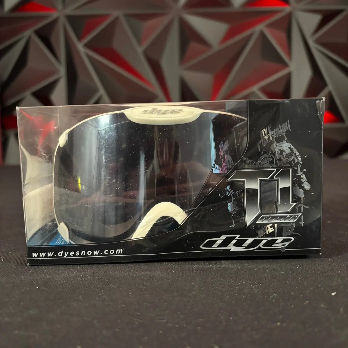 Used Dye Snow Goggle T1 Youth Bello - White 1