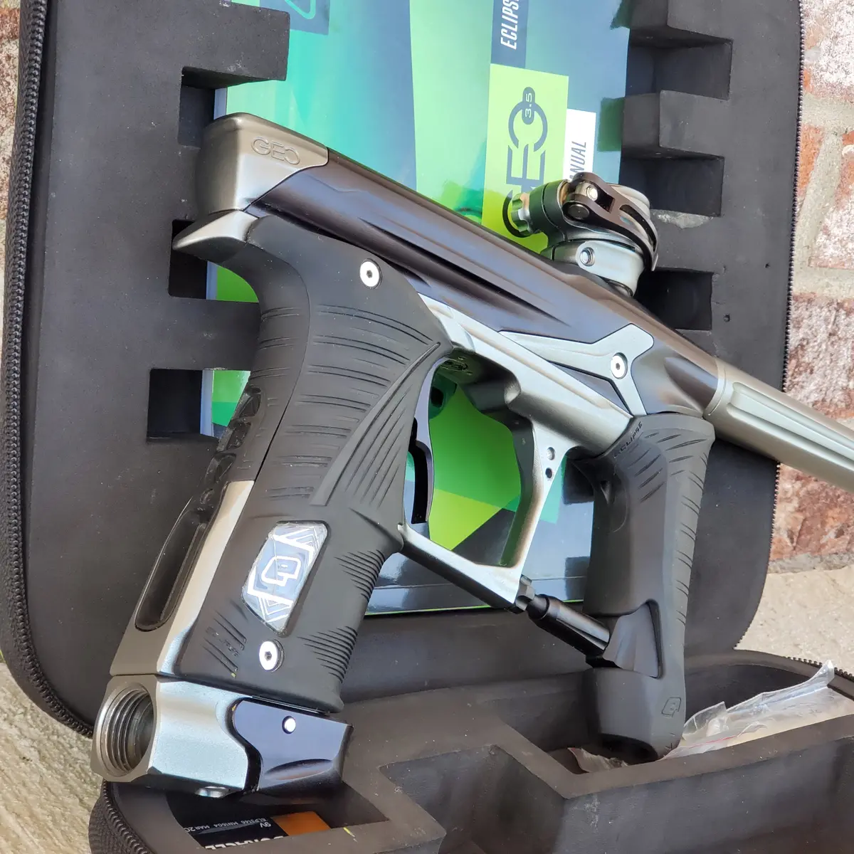 Used Planet Eclipse Geo 3.5 Paintball Gun - Black/Pewter 1