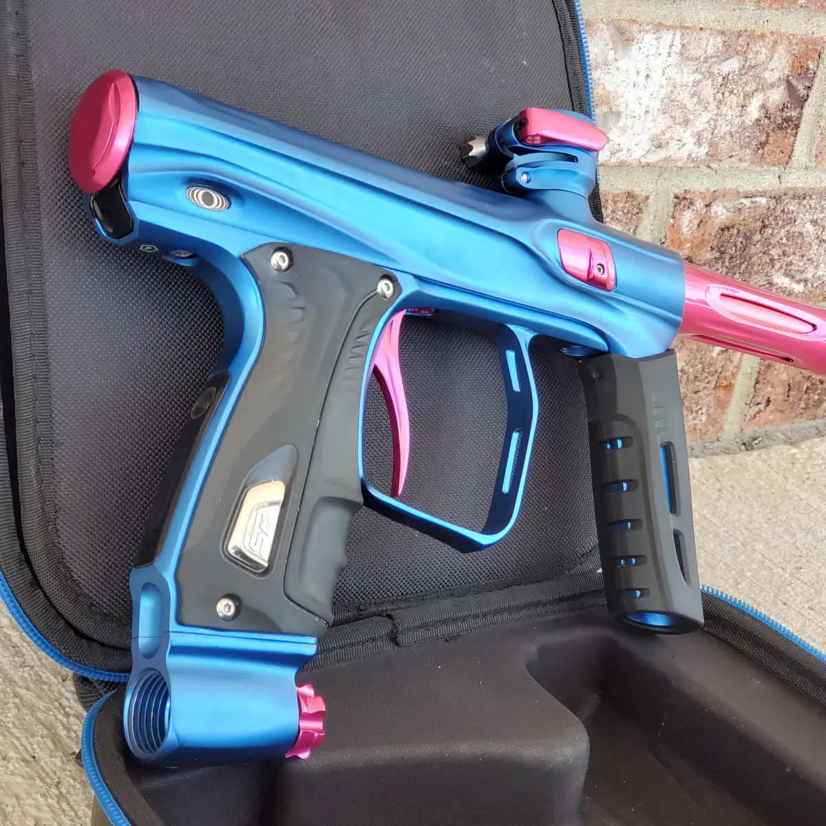 Used Sp Shocker Xls Paintball Gun - Blue/Pink 1