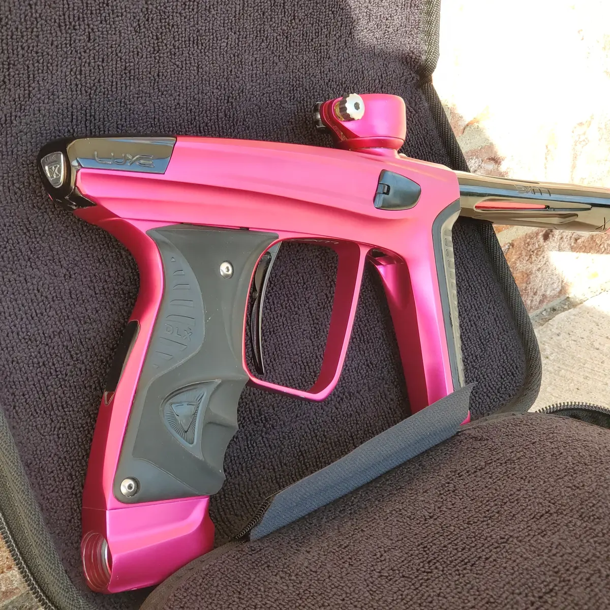 Used Dlx Luxe X Paintball Gun - Dust Pink / Gloss Black 1