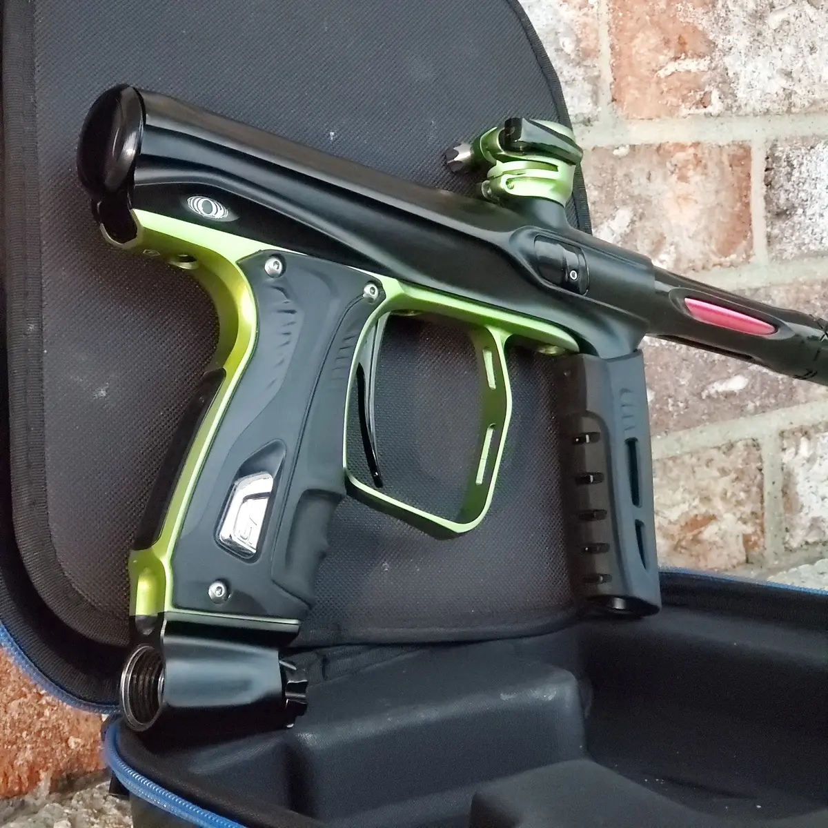 Used Shocker Xls Paintball Gun - Black / Green 1