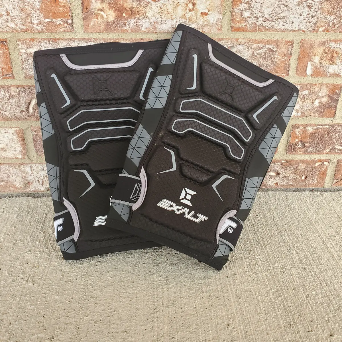 Used Exalt Freeflex Knee Pads - X-Large - Black 1
