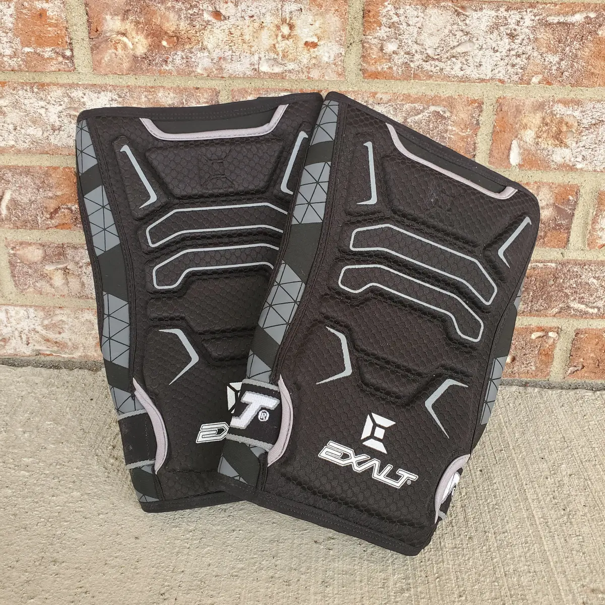 Used Exalt Freeflex Knee Pads - Large - Black 1
