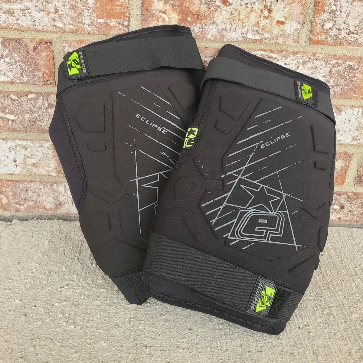 Used Planet Eclipse Overload Gen 2 Knee Pads - X-Large 1