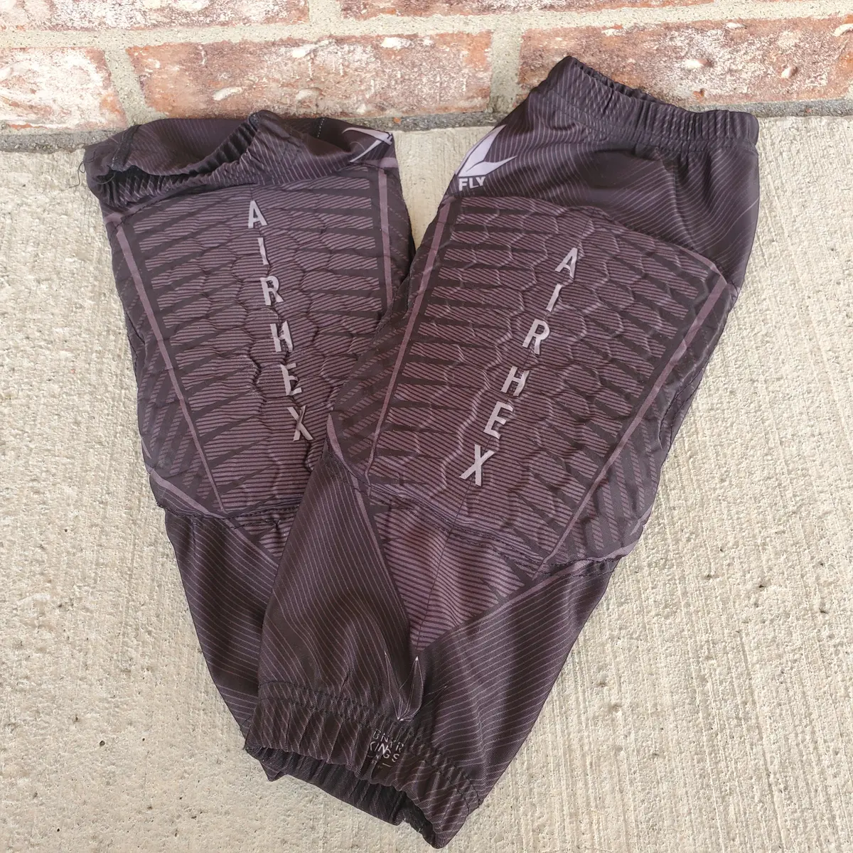 Used Bunker Kings Fly Compression Knee Pads - Large 1