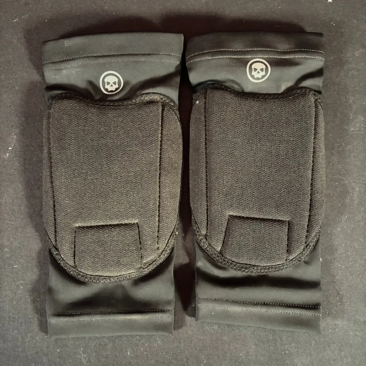 Used Infamous Pro Dna Knee Pads - Youth 1