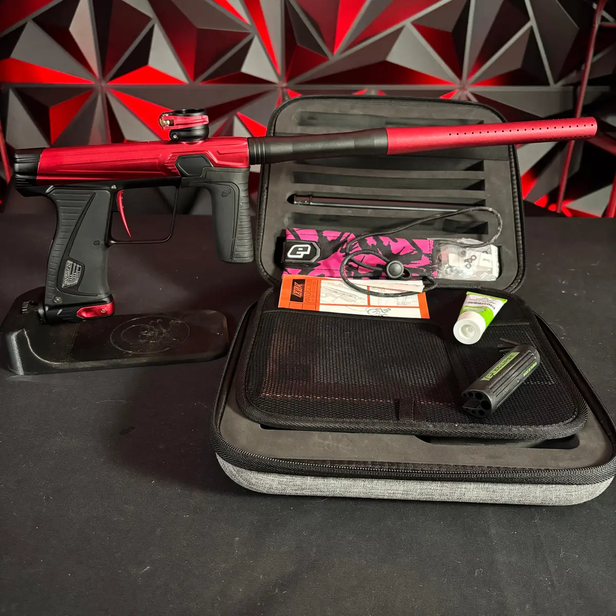 Used Planet Eclipse Gtek 180R Paintball Gun - Red/Black 1