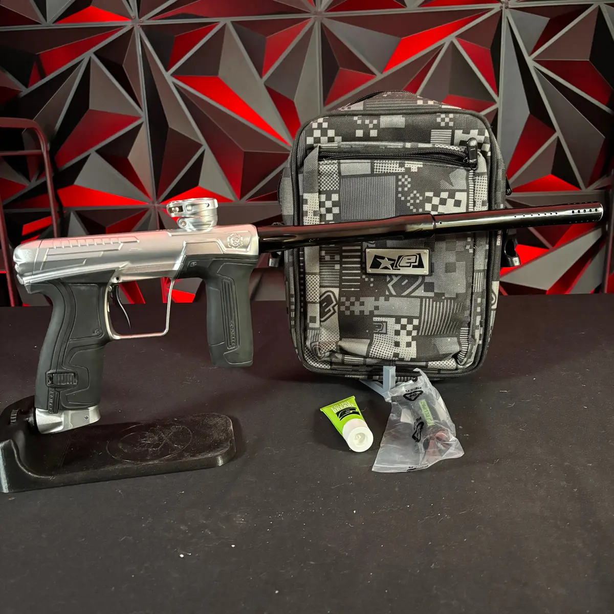 Used Infamous/Planet Eclipse Cs2 Paintball Gun - Pure Silver W/ Dye Ul-S Barrel 1