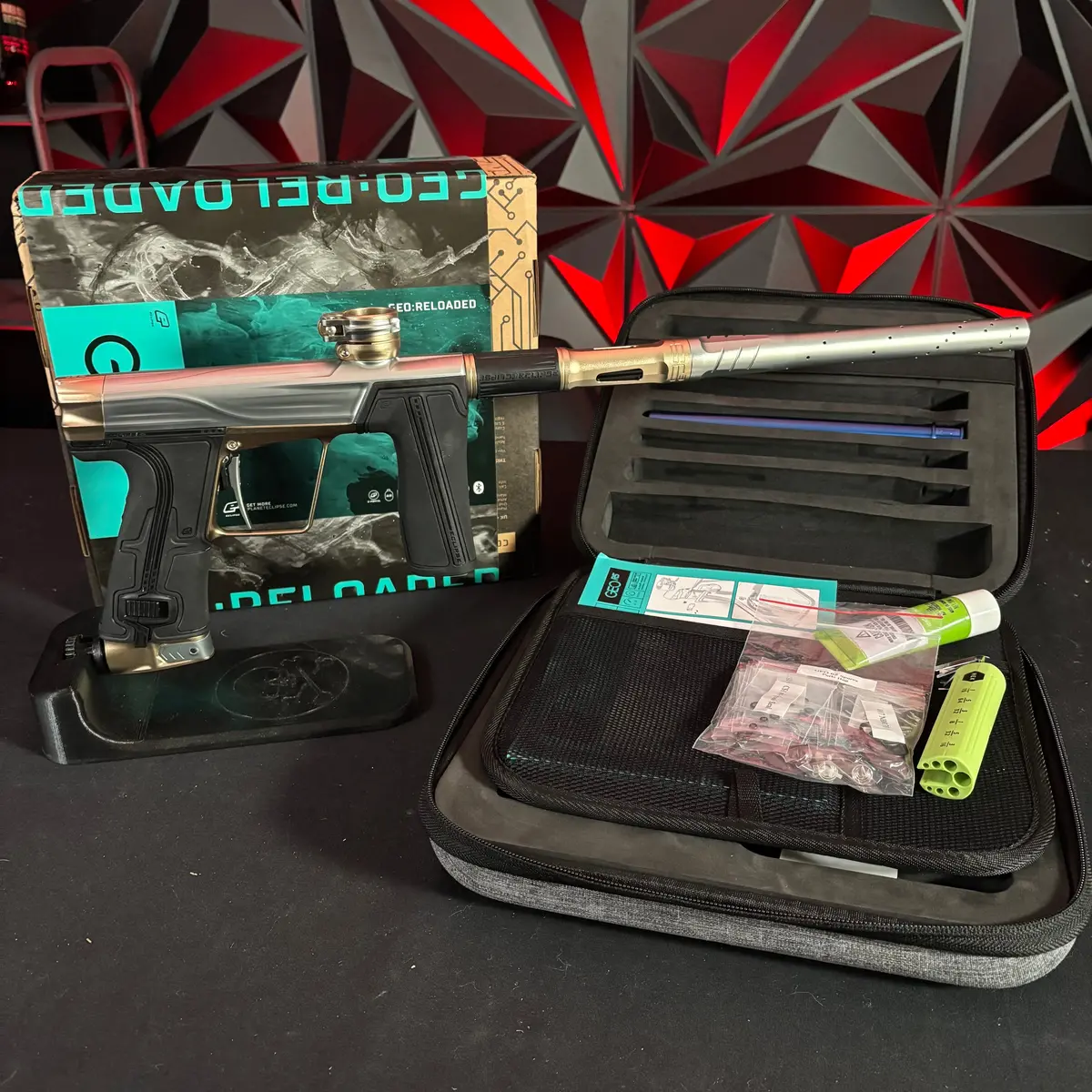 Used Planet Eclipse Geo R5 Paintball Gun - Titanium/Sandstone 1