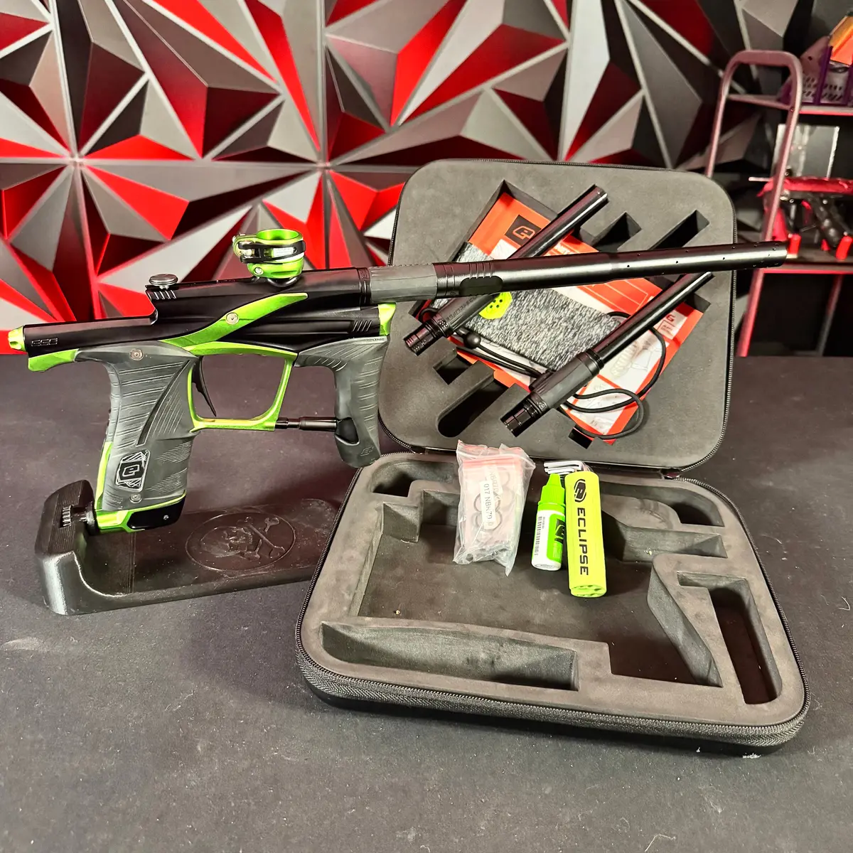 Used Planet Eclipse Lv1.6 Paintball Gun - Black/Green 1