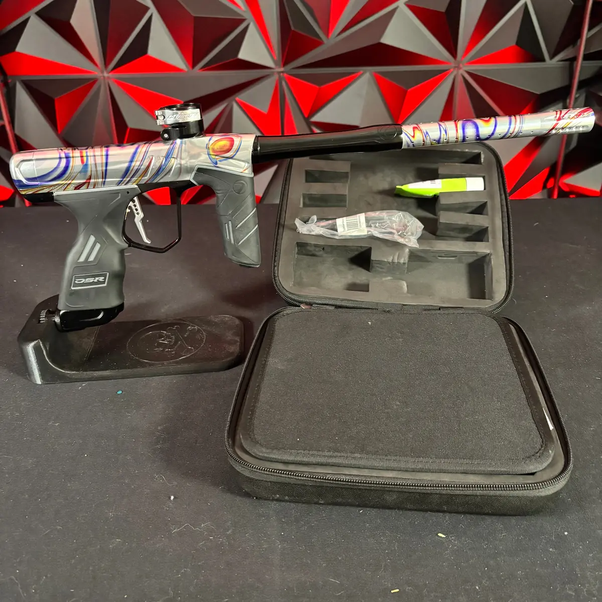 Used Dye Dsr+ Paintball Gun - Slick W/ Im Pro Kit 1