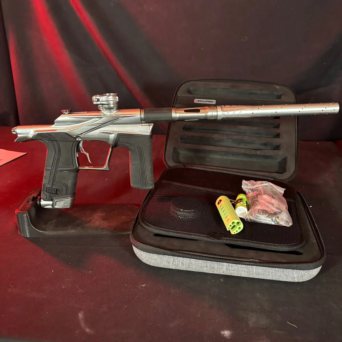 Used Planet Eclipse Lv2 Paintball Gun - Silver/Light Grey 1