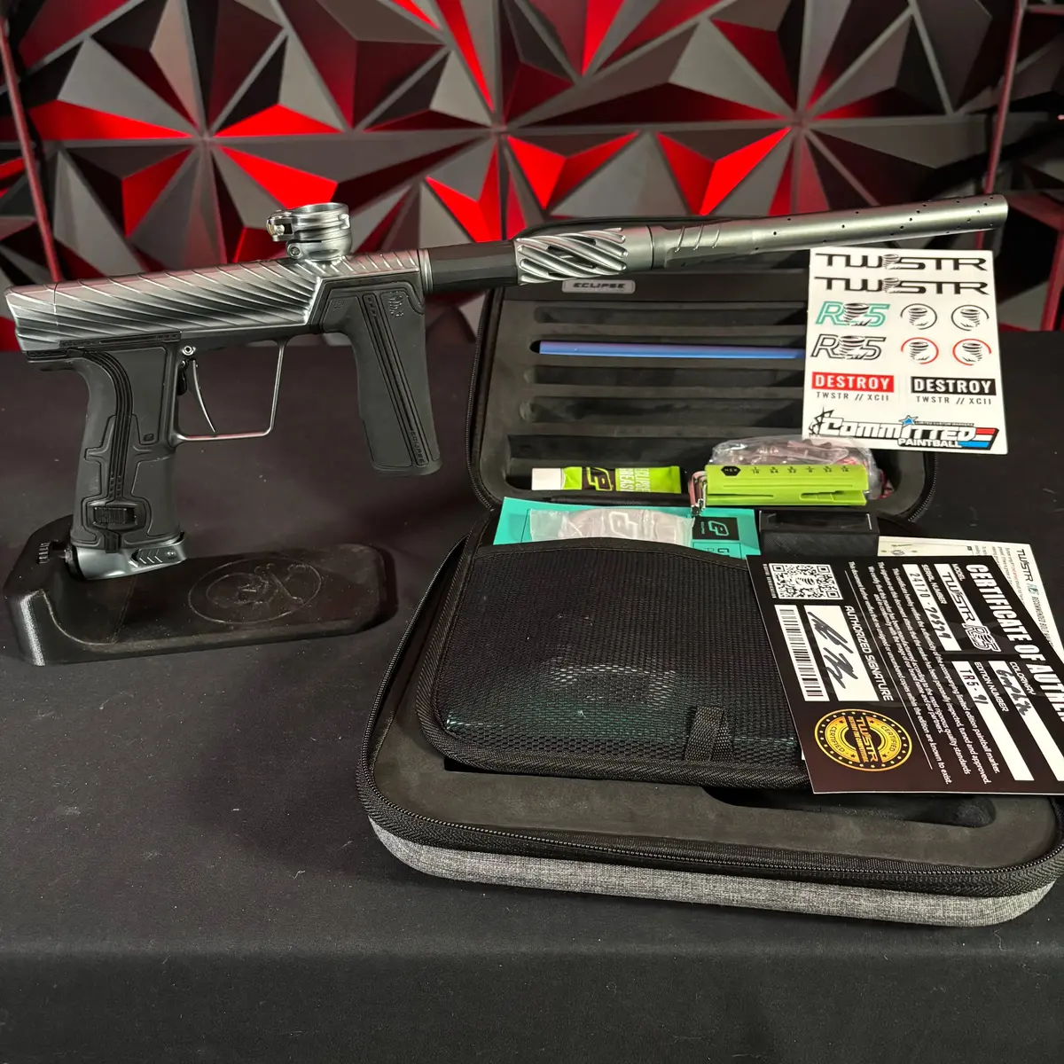 Used Planet Eclipse/Twister Geo R5 Paintball Marker - Graphite 1
