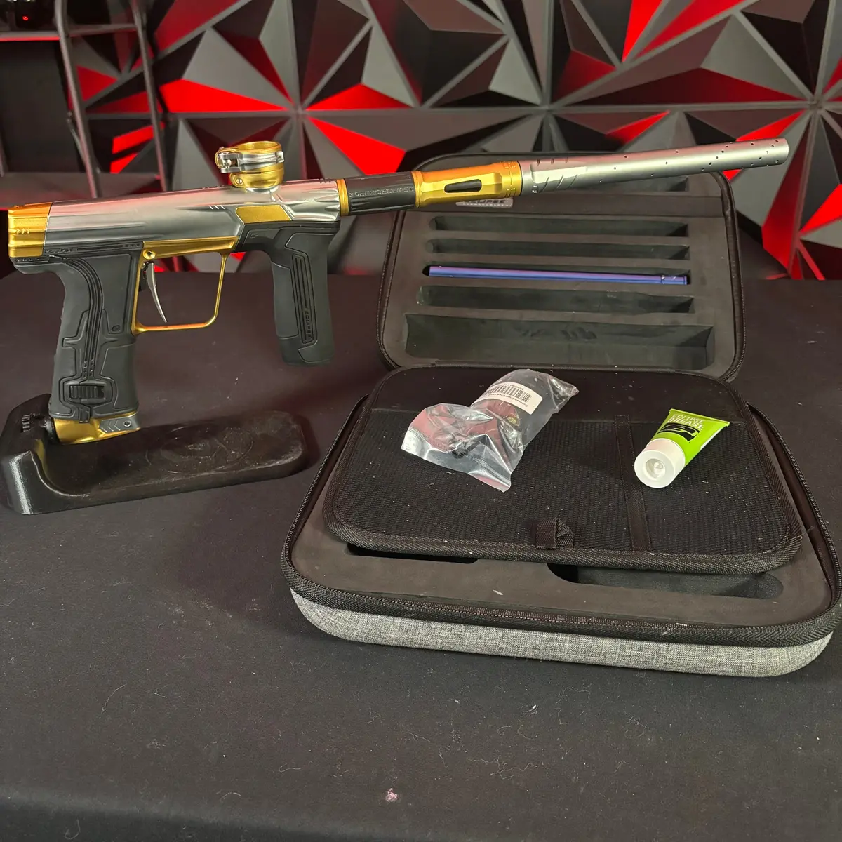 Used Planet Eclipse Cs3 Paintball Gun - Dark Grey/ Gold 1