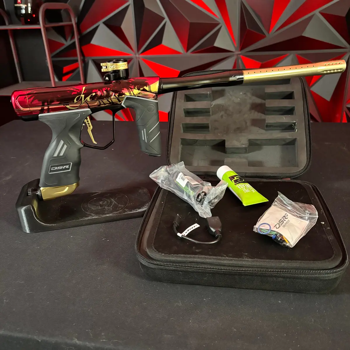 Used Dye Dsr+ Paintball Gun - Pga Aloha W/Im Pro Kit 1