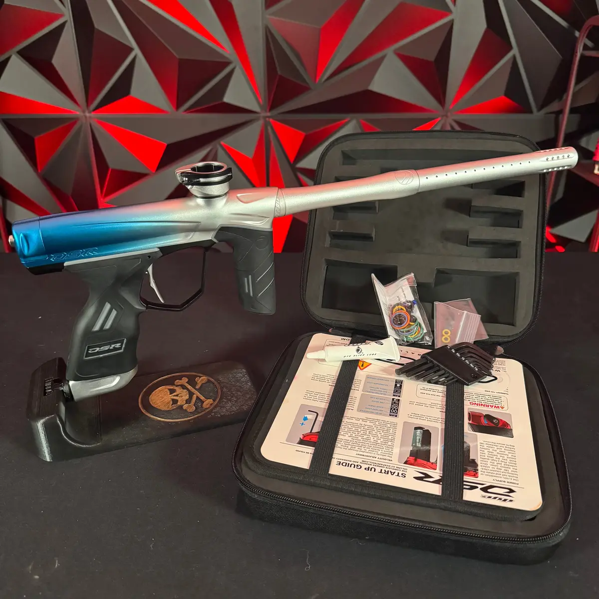 Used Dye Dsr Paintball Gun - Freeze (Cyan/Clear Fade) 1