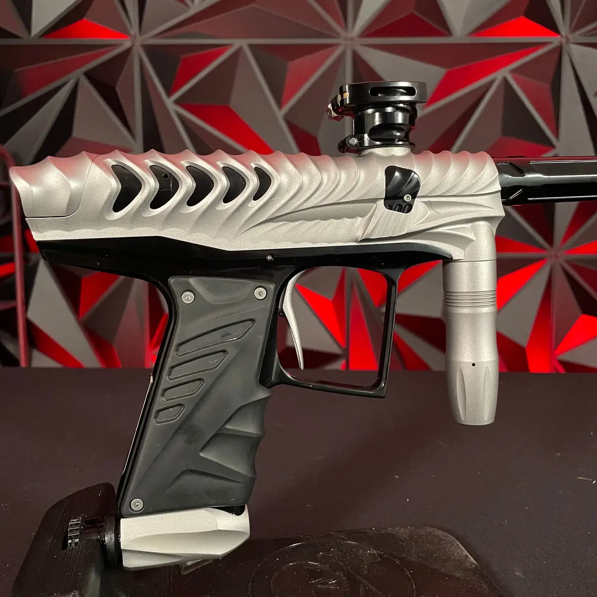 Used Hk Army Vcom Ripper Paintball Gun - Dust White/Black 1