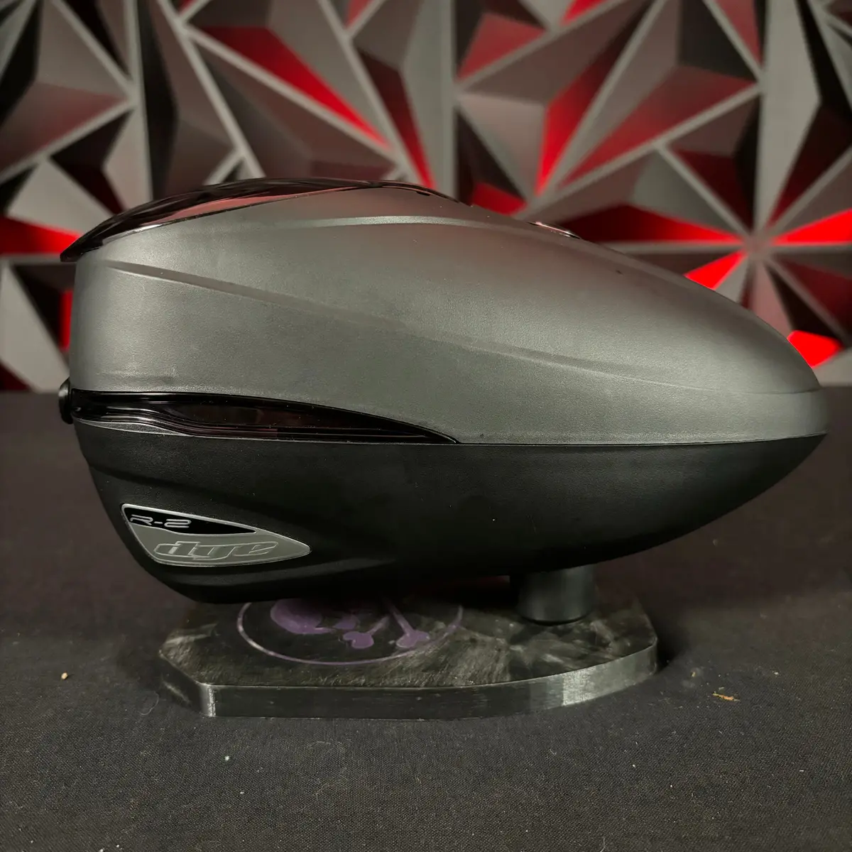 Used Dye R2 Paintball Loader - Black W/Rain Lid 1