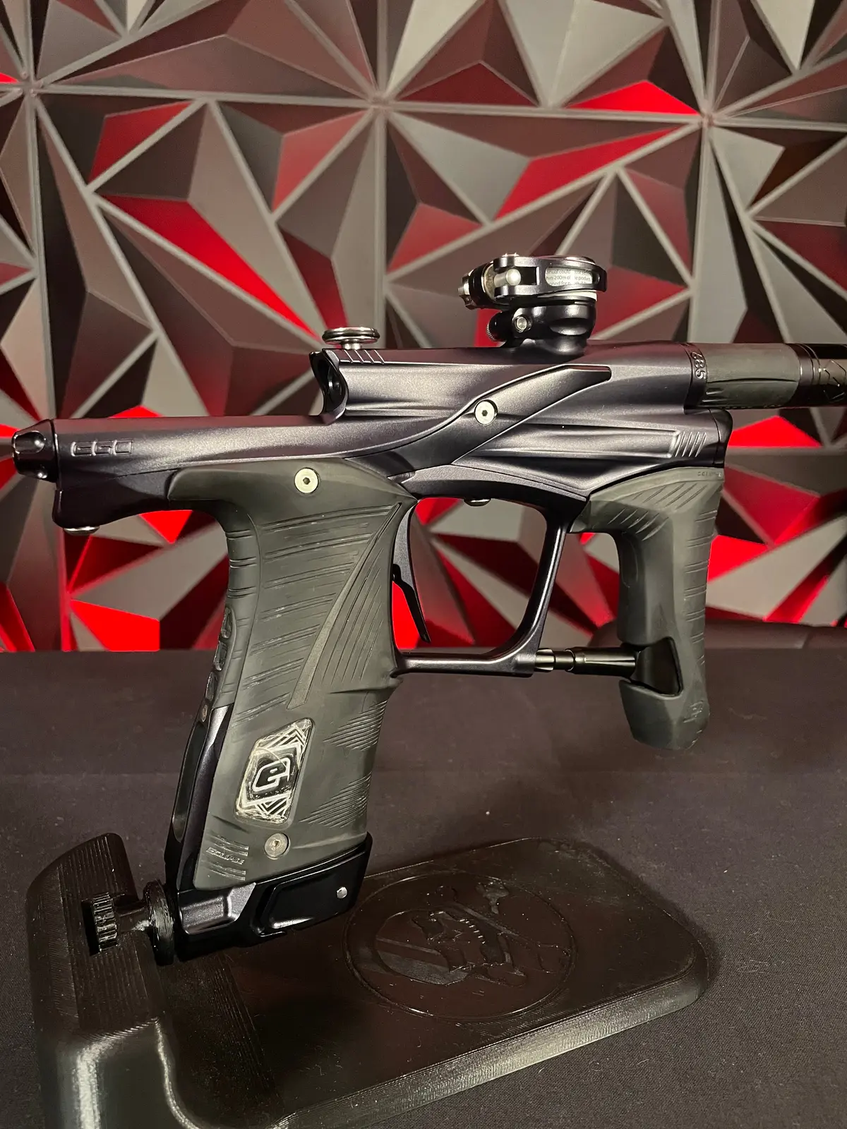 Used Planet Eclipse Lv1.6 Paintball Gun - Midnight W/ 3 Fl Inserts And Carbon Fiber Tip 1