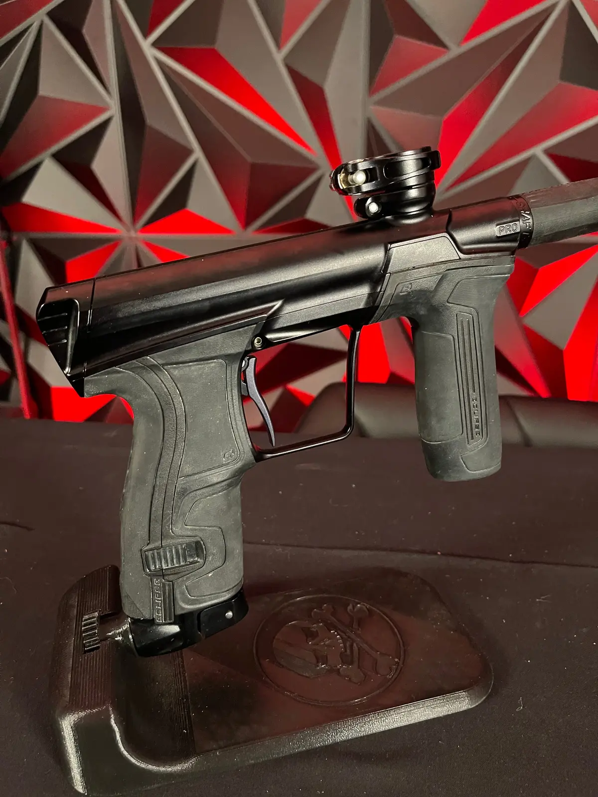 Used Planet Eclipse Cs2 Pro Paintball Gun - Black W/ Gold Infamous Fl Tip, 2 Fl Backs, And Spare Black/White Grip Kit 1