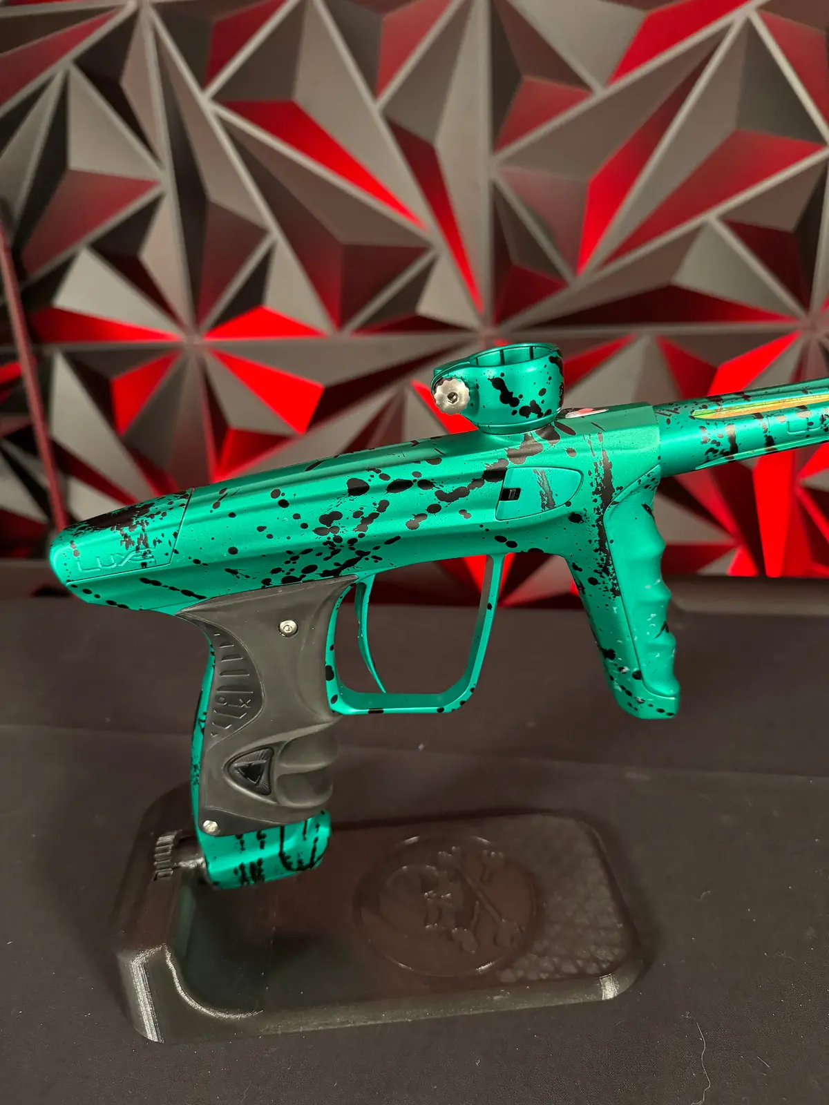 Used Dlx Luxe X Paintball Gun - Green Splash 1
