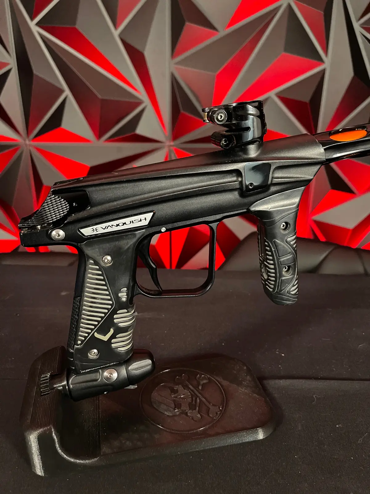 Used Empire Vanquish 1.5 Paintball Gun - Black W/ V16 Bolt & Freak Barrel System 1