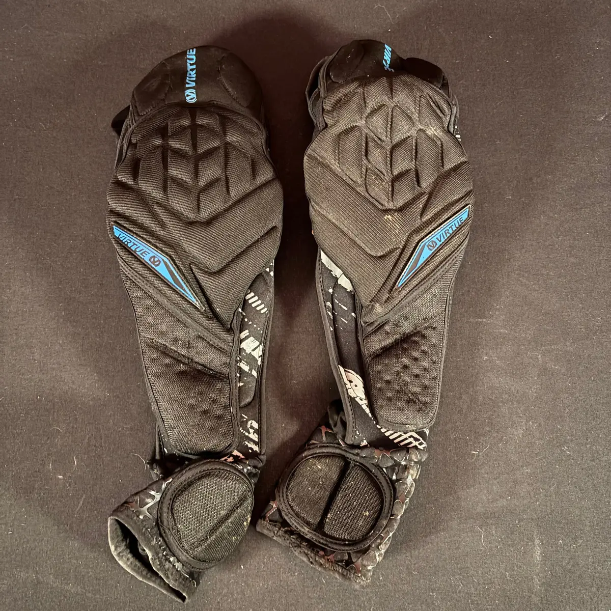 Used Virtue Breakout Elbow Pads - Small/Medium 1