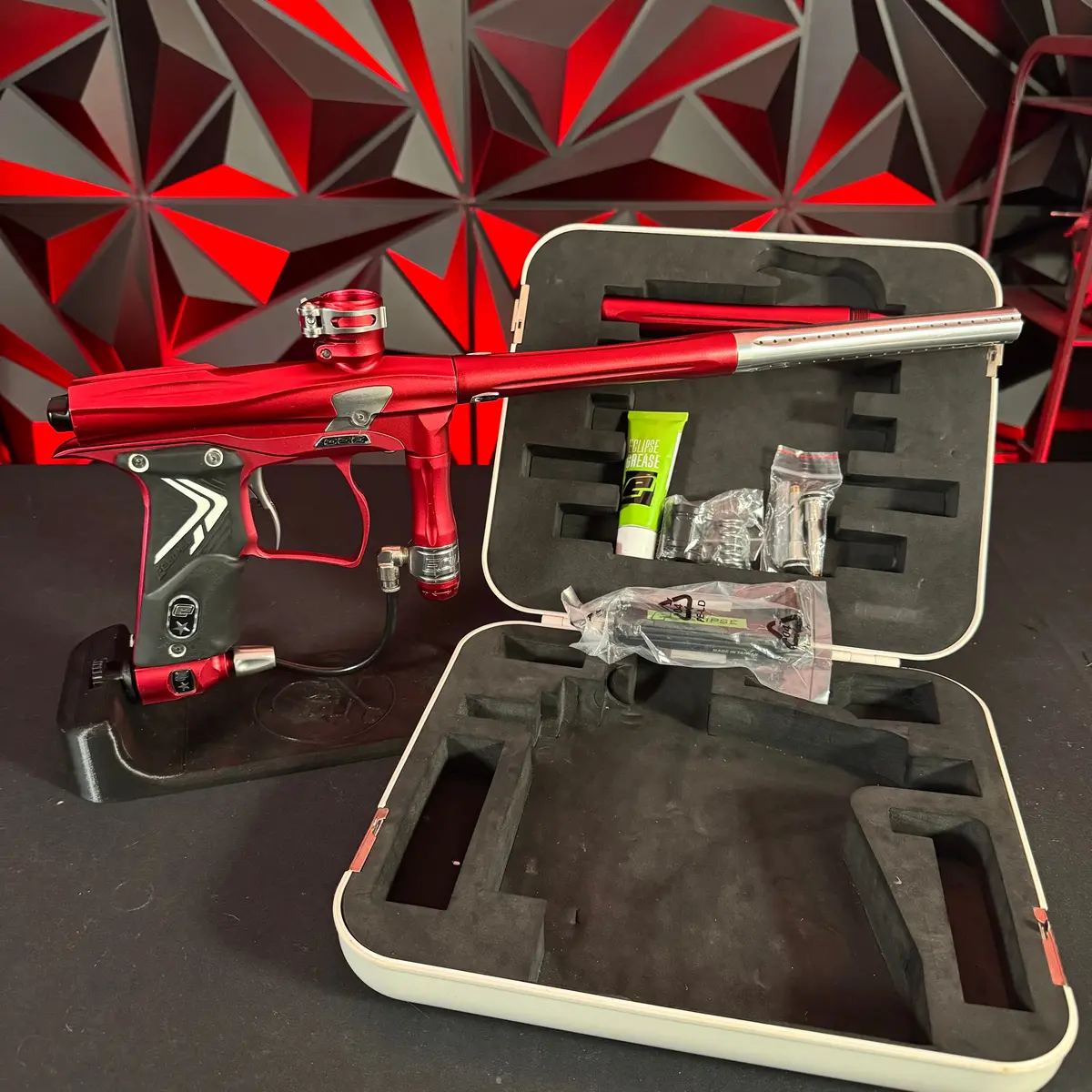 Used Planet Eclipse Geo Paintball Gun - Red/Silver 1