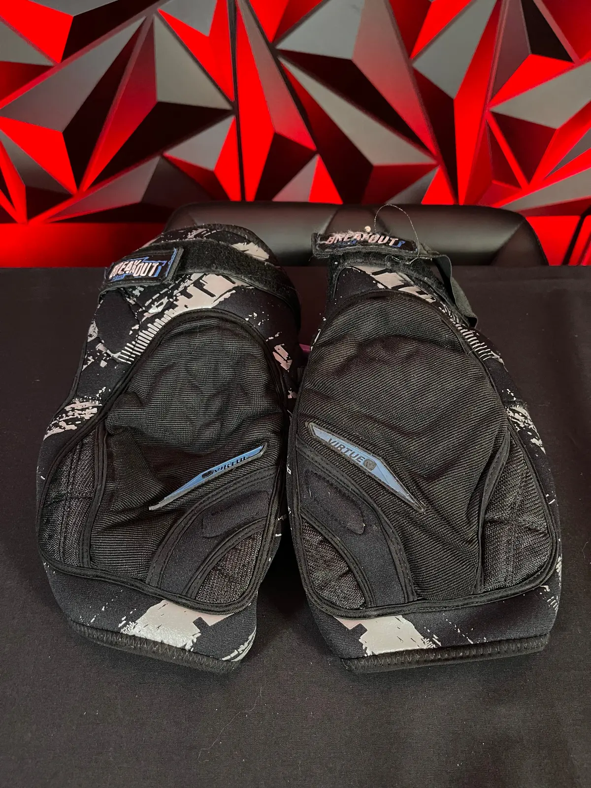 Used Virtue Breakout Knee Pads - Size 2Xl 1