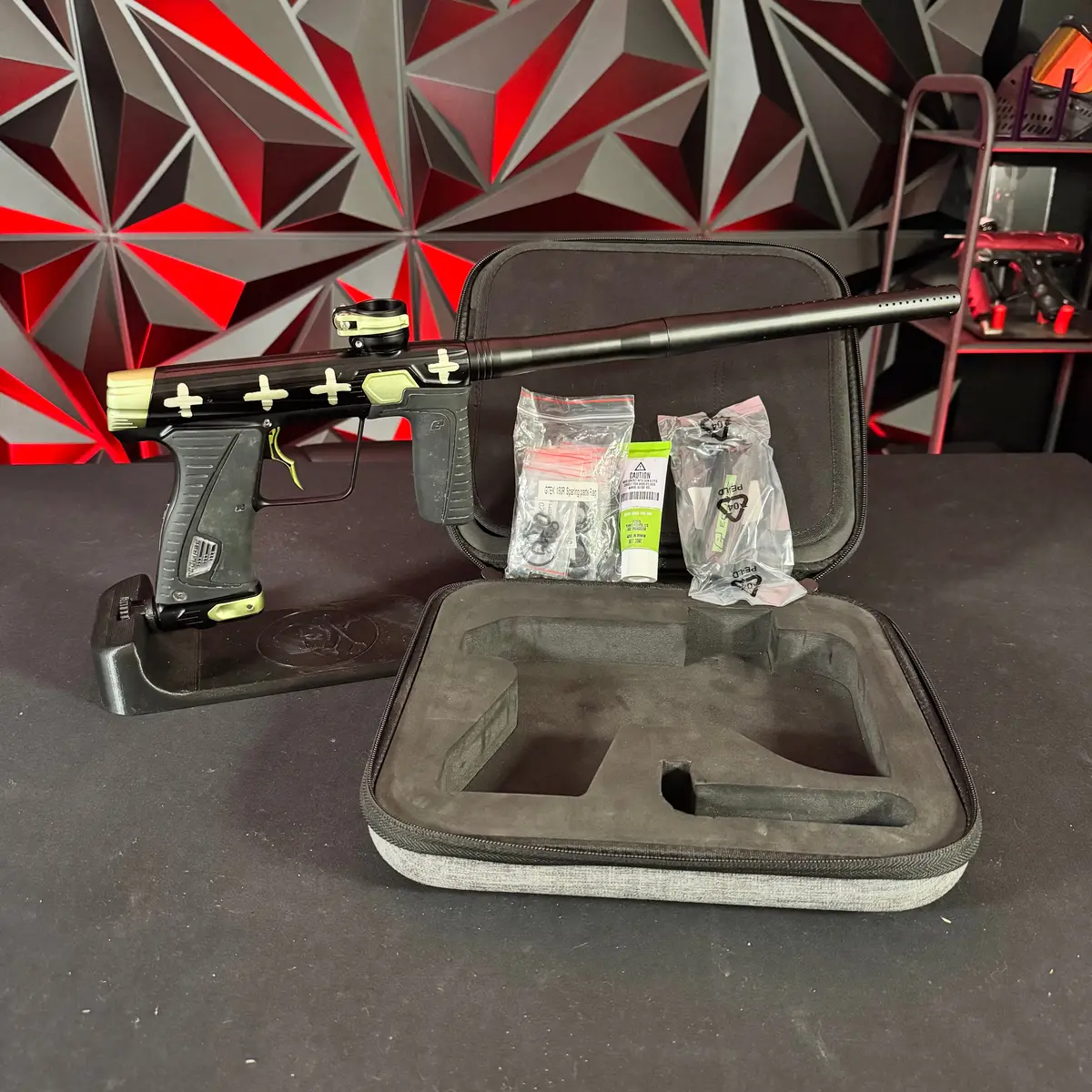 Used Planet Eclipse Gtek 180R Paintball Gun - Black/Green Hormesis Colab W/Infamous Deuce Trigger 1