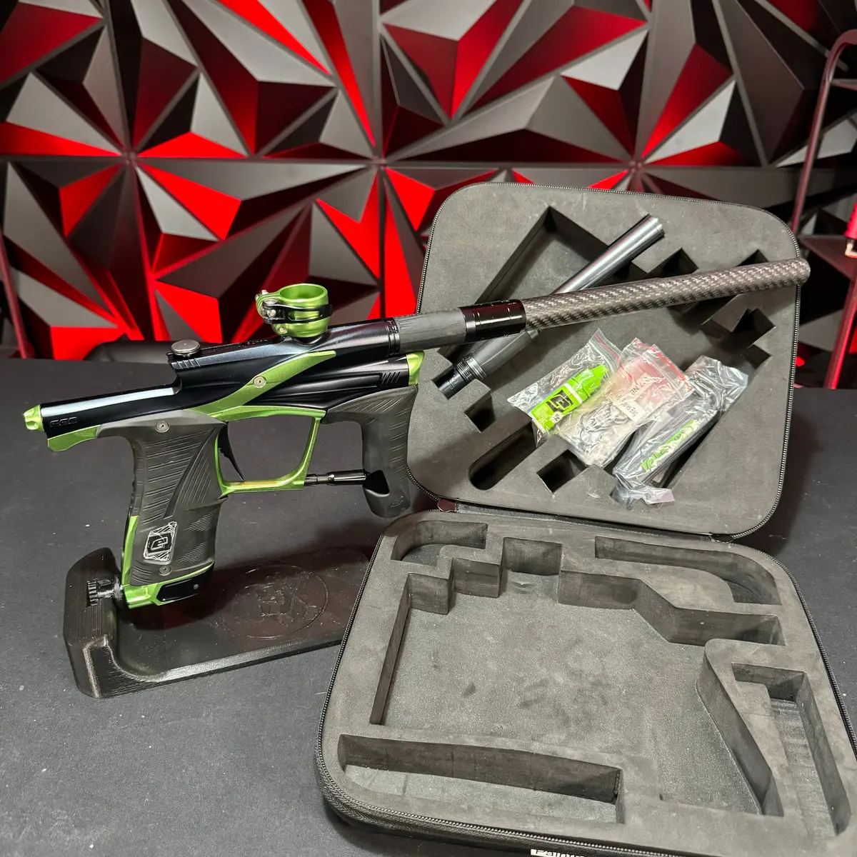 Used Planet Eclipse Lv1.6 Paintball Gun - Emerald W/ 2 Fl Backs 1