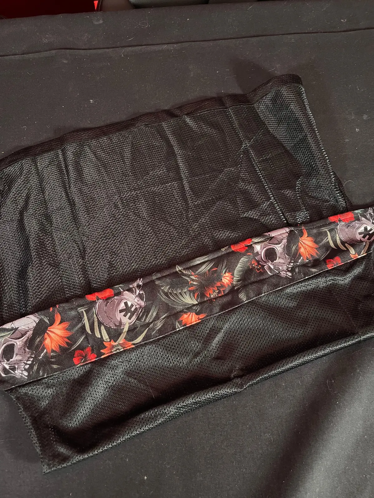 Used Hk Army Headwrap - Tropic Skulls 1