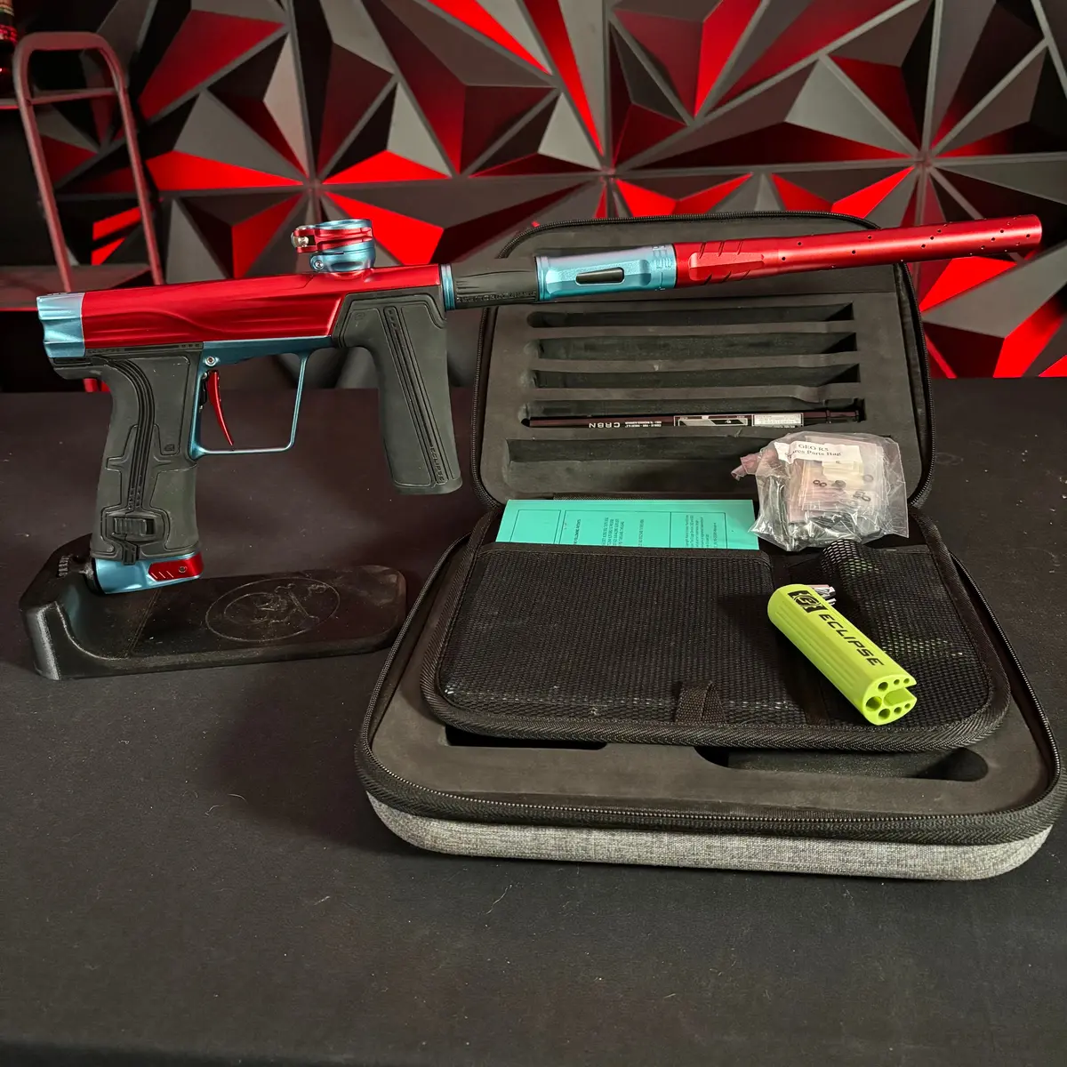 Used Planet Eclipse Geo R5 Paintball Gun - Red/ Electric Blue 1