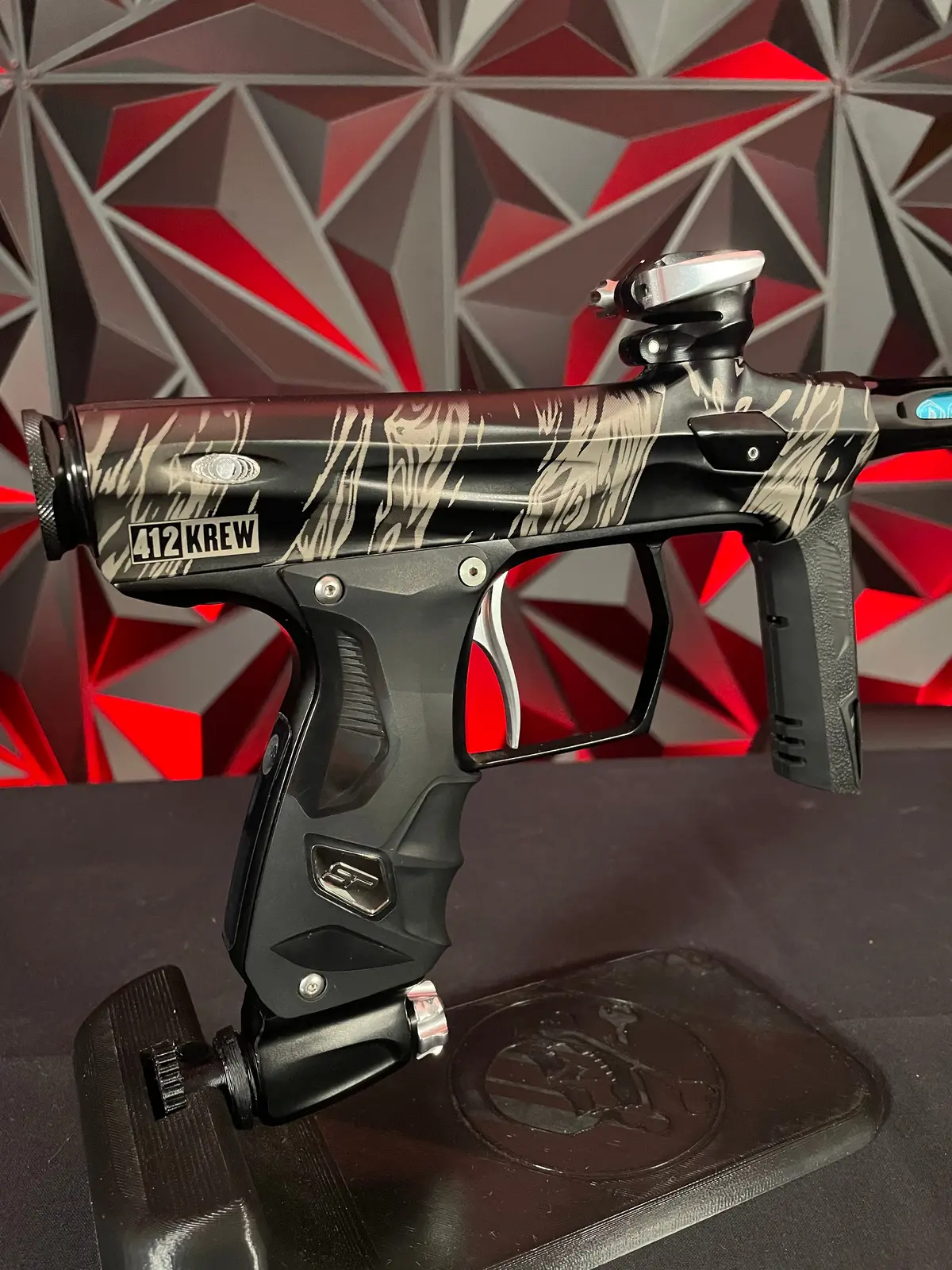 Used Shocker Amp Paintball Gun - Le 412 Krew Tiger Stripe 1