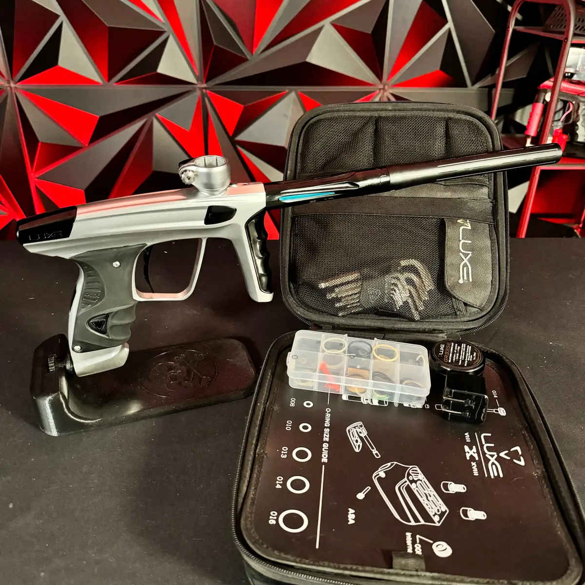 Used Dlx Luxe X Paintball Gun - Dust Silver/Gloss Black W/Pro Dna Silencio Tip 1