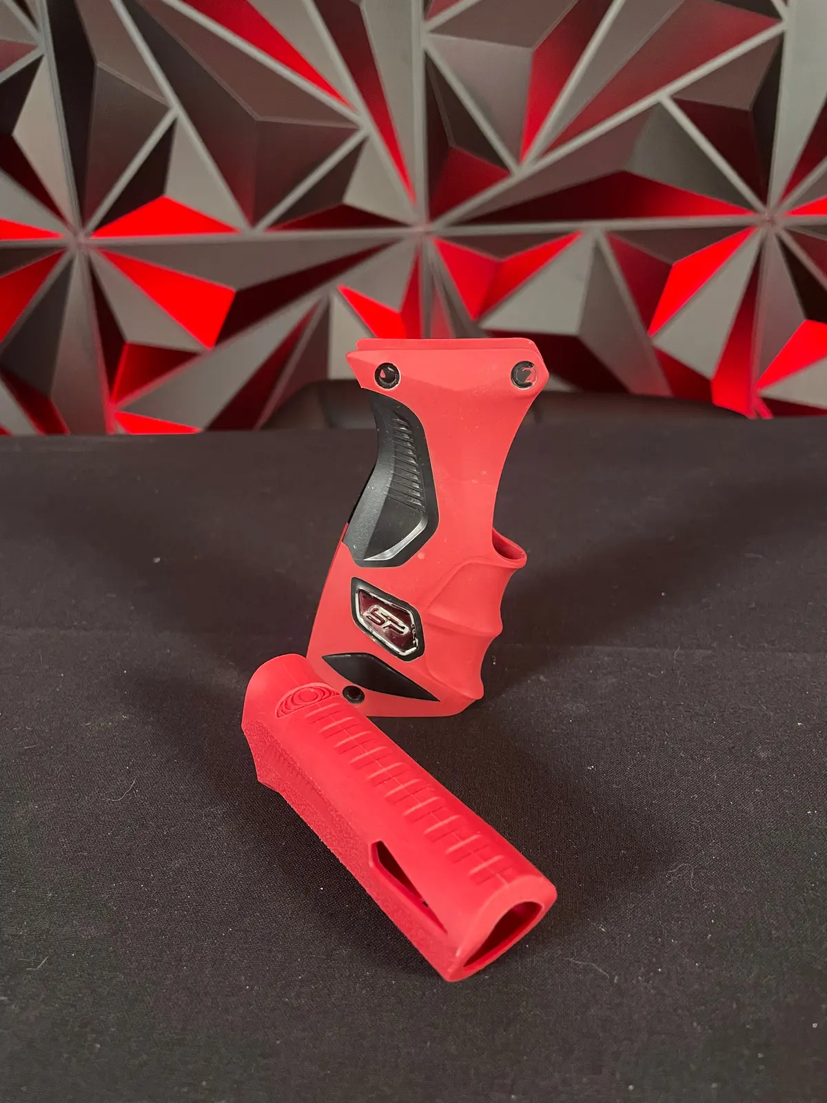 Used Shocker Amp Grip Kit - Red 1