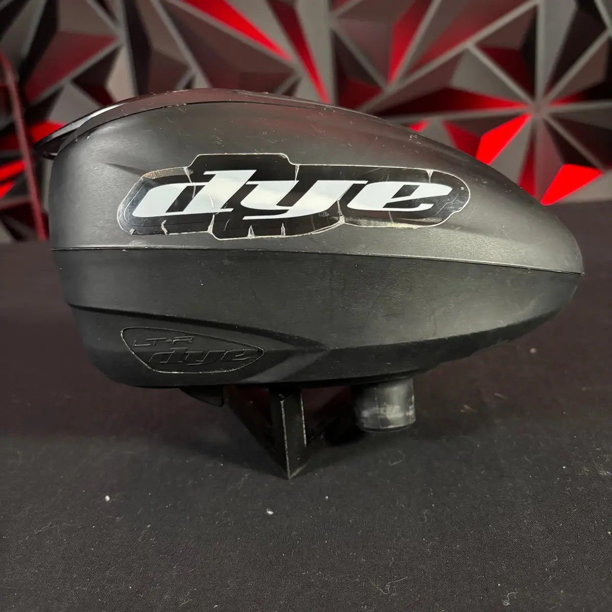 Used Dye Ltr Paintball Loader - Black W/Rain Lid 1