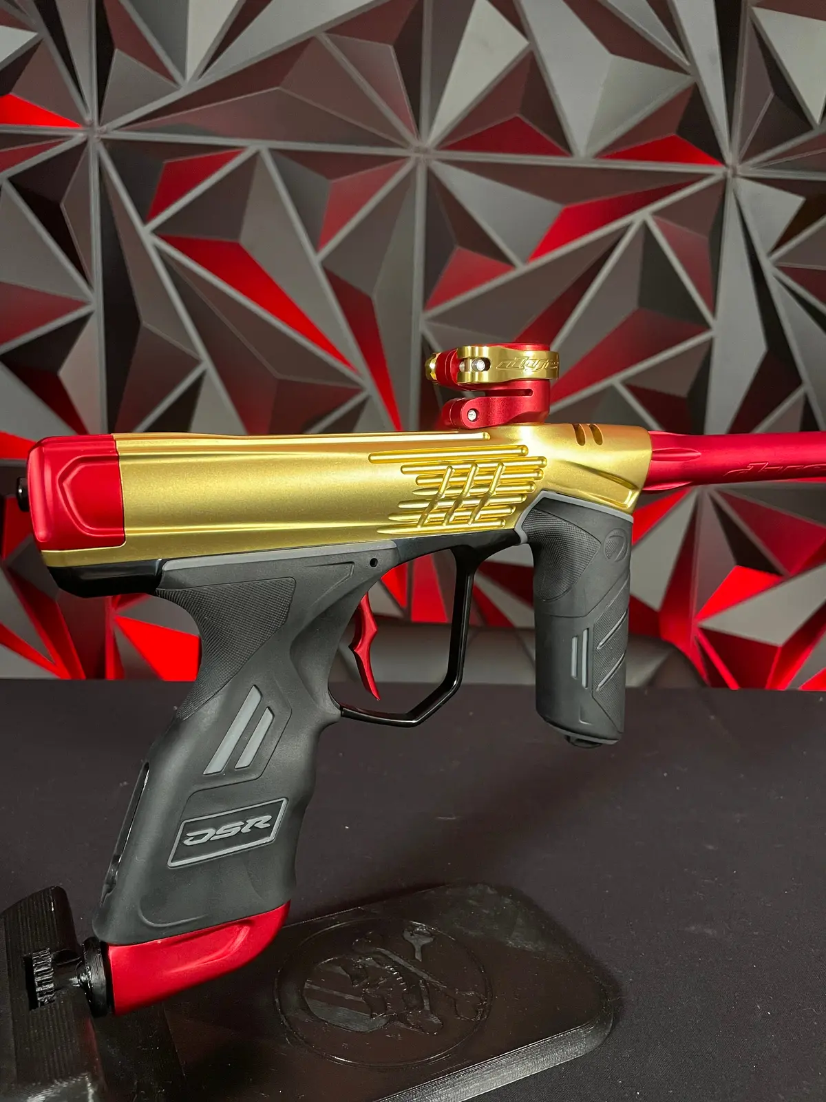 Used Dye Dsr+ Paintball Gun - Icon Edition Gold/Red W/ Im Pro Kit 1