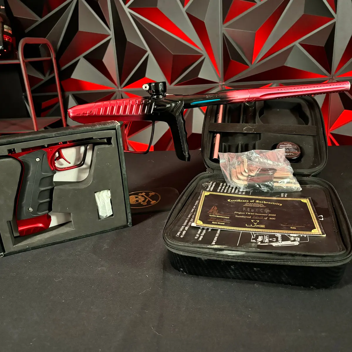 Used Dlx Luxe "Project" Tm40 Paintball Gun - Red/Black Fade W/Matching Mech Frame 1