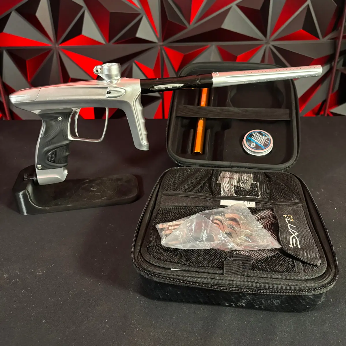 Used Dlx Tm40 Paintball Gun - Dust Silver W/Black Freak Xl Back 1