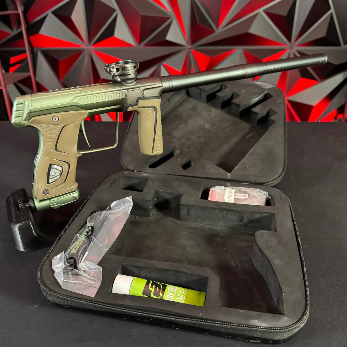 Used Planet Eclipse Gtek 170R Paintball Gun - Le Predator Olive/Black Fade 1