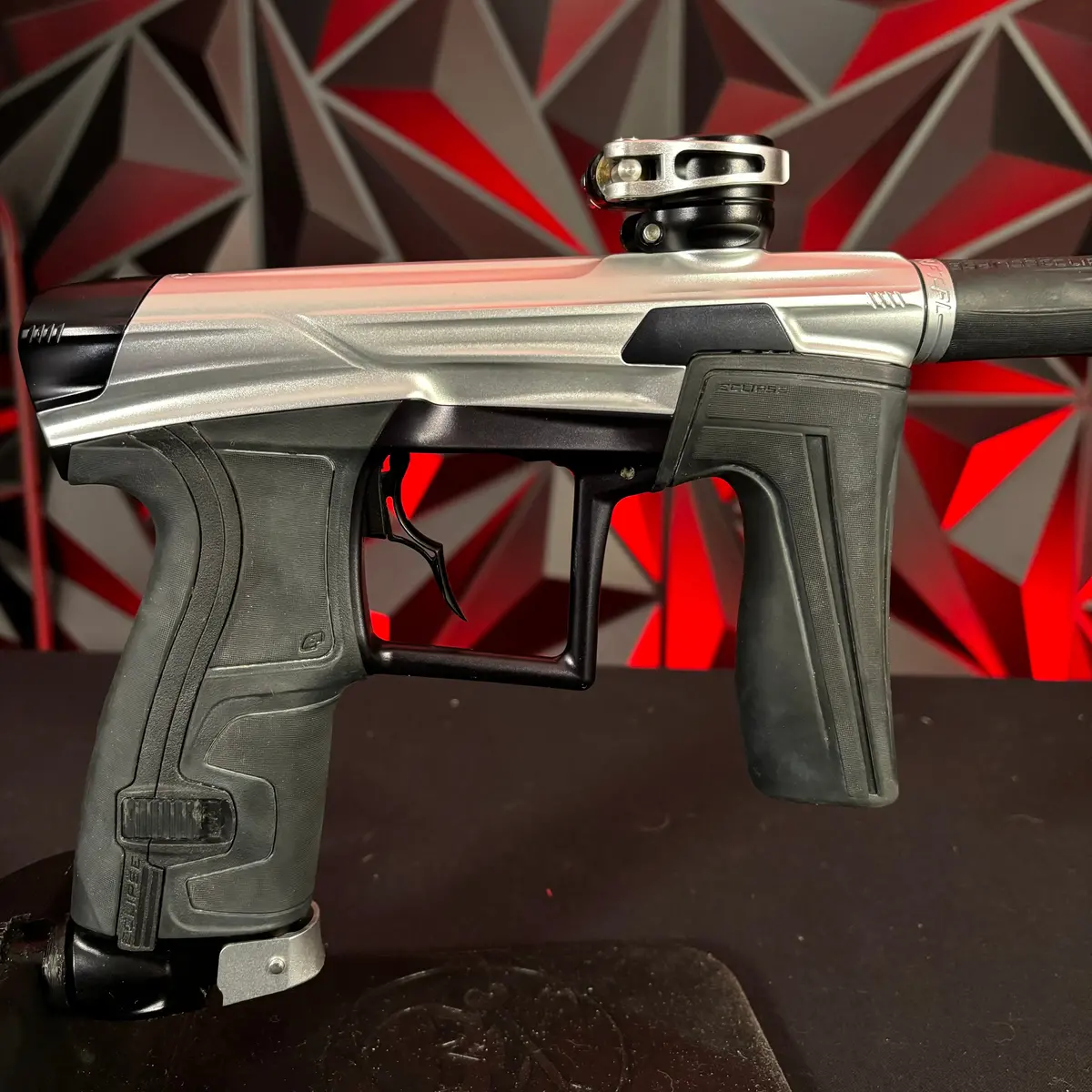 Used Planet Eclipse Geo 4 Paintball Gun - Silver/Black 1