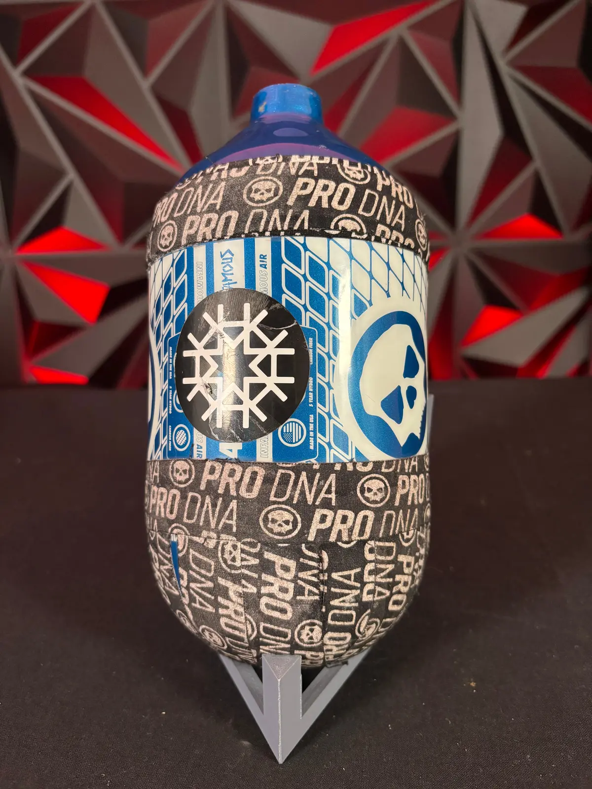 Used Infamous Diamond Series 68/4500 Paintball Tank - Blue / White 1