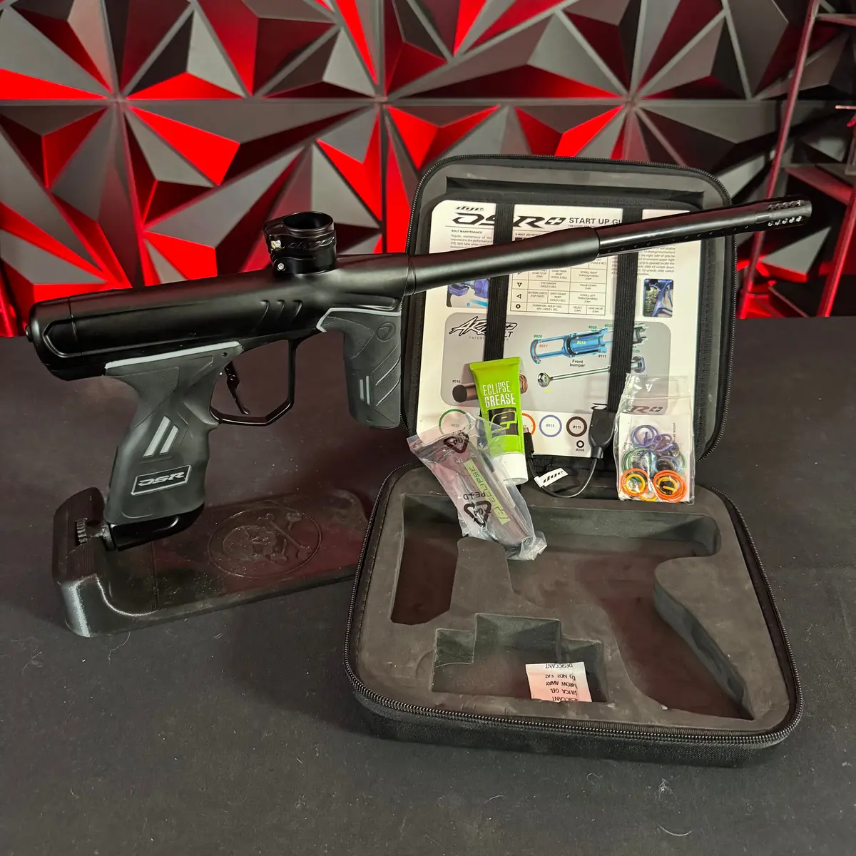 Used Dye Dsr+ Paintball Gun - Black W/Im Pro Kit 1